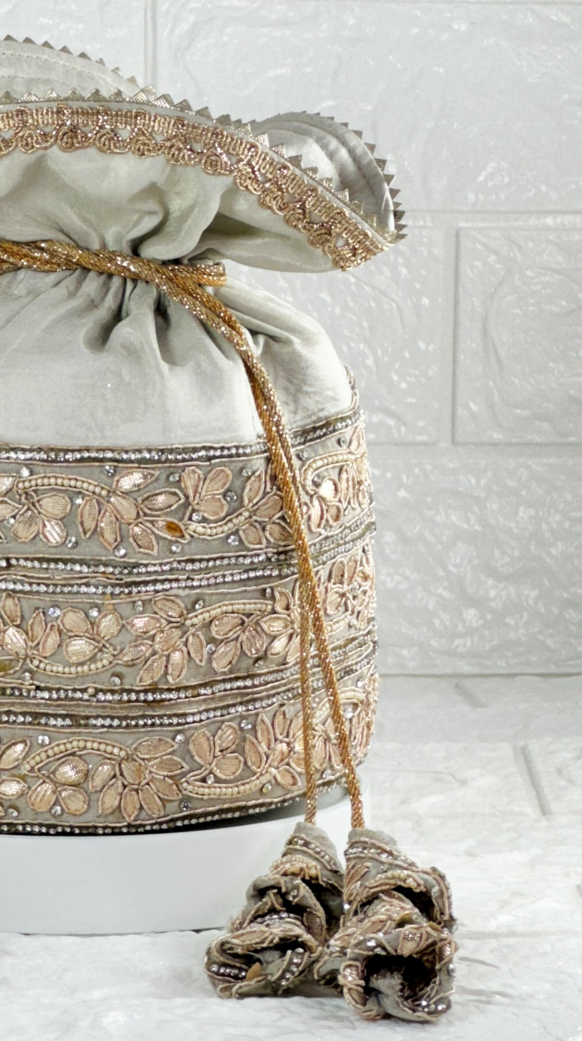 Daisy Delight Potli Bag